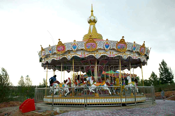 Amusement park carousel kiddie rides