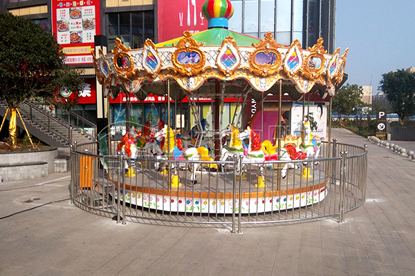 Customized carousel is availabel in Dinis