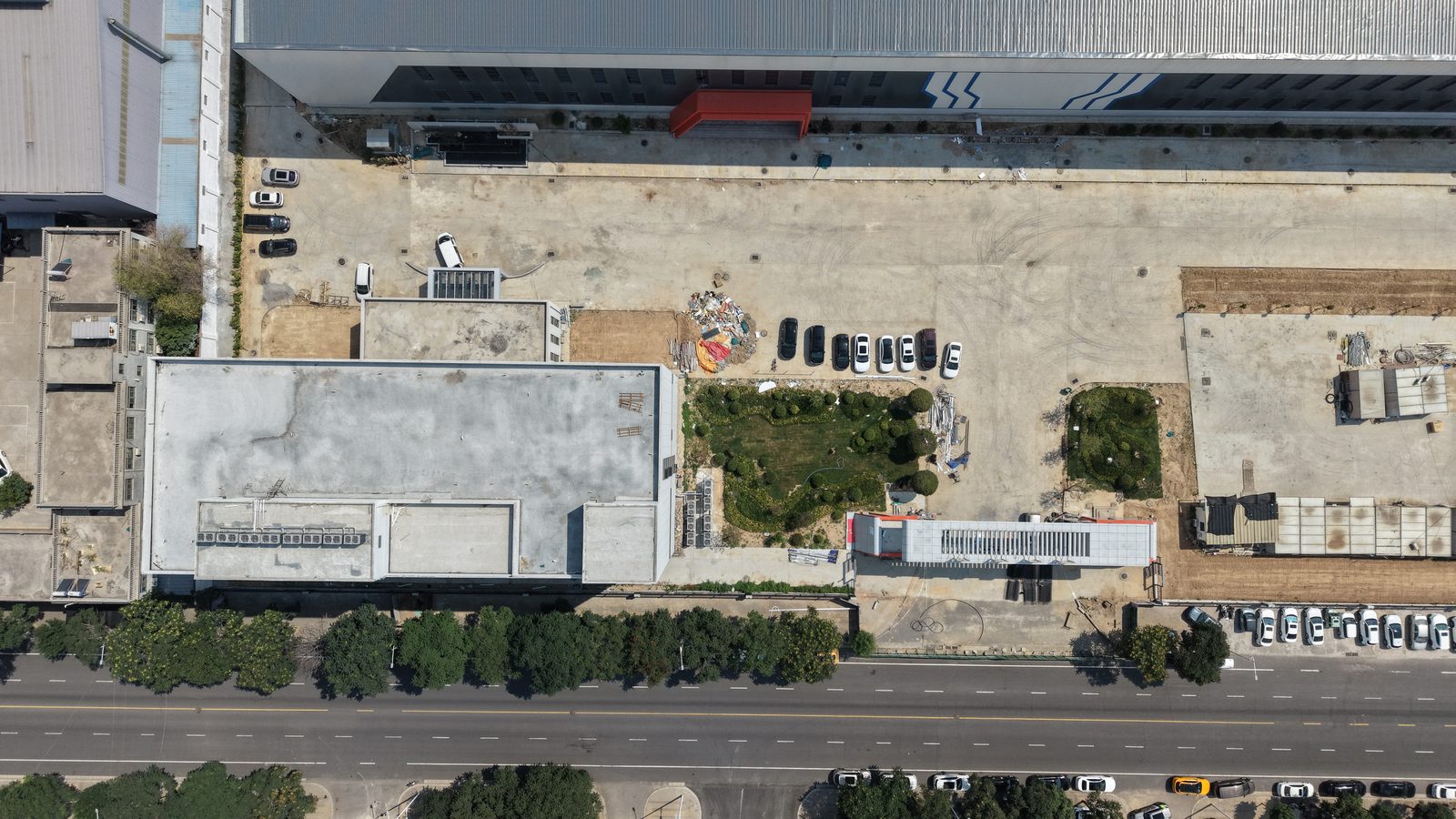 DINIS factory and showroom